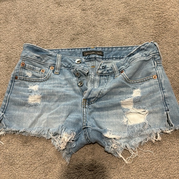 Abercrombie and Fitch shorts - Picture 2 of 3